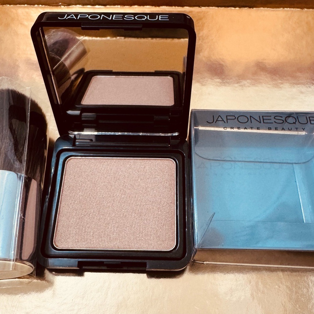 Japonesque highlighter Shade Bronze Pearl and FREE KABUKI BRUSH 💓